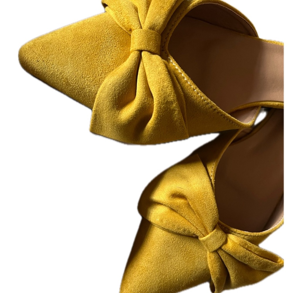 Trary GOLD SUEDE  Women's Flats with Bow Accent